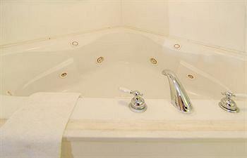 Hotel Oyo Mustang Silver Spring Fl 2*